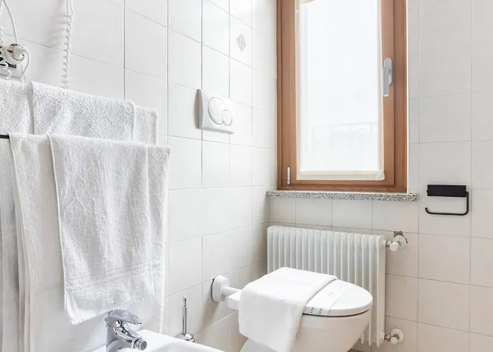 Hostaria Pettirosso Szálloda Lonzano