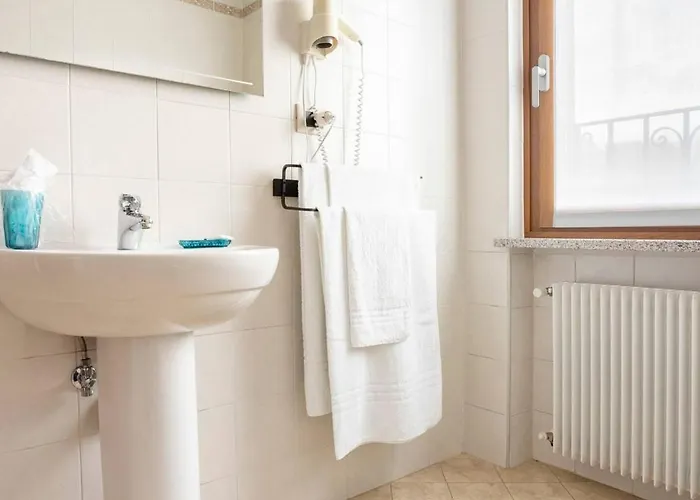 Hostaria Pettirosso Szálloda